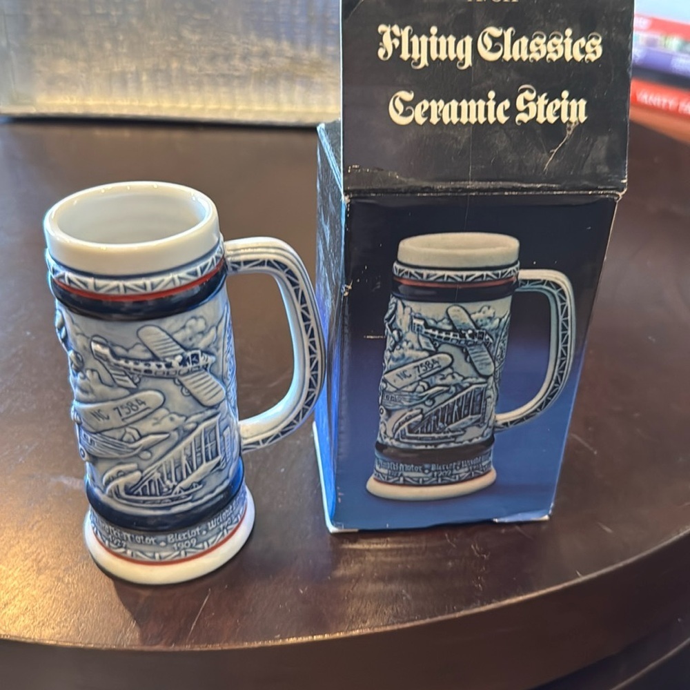 Vtg Avon Flying Classics Ceramic Stein Blue Wright Bros 1982 with Box